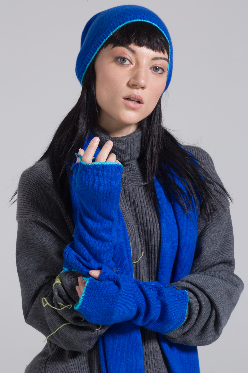 Cashmere knitted blue beanie